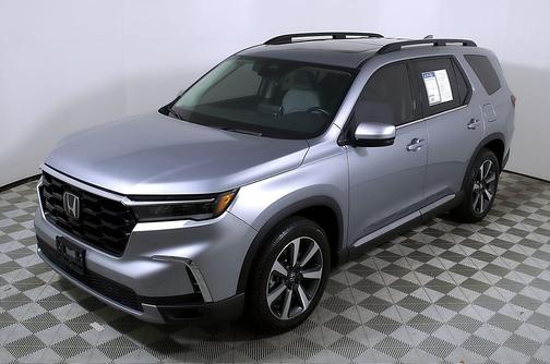 Lunar Silver Metallic 2024 Honda Pilot Touring 8-Passenger