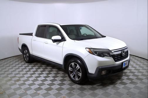 White Diamond Pearl 2017 Honda Ridgeline RTL