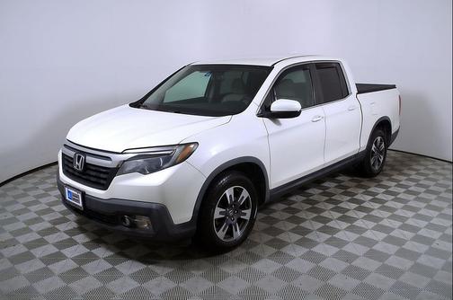 White Diamond Pearl 2017 Honda Ridgeline RTL