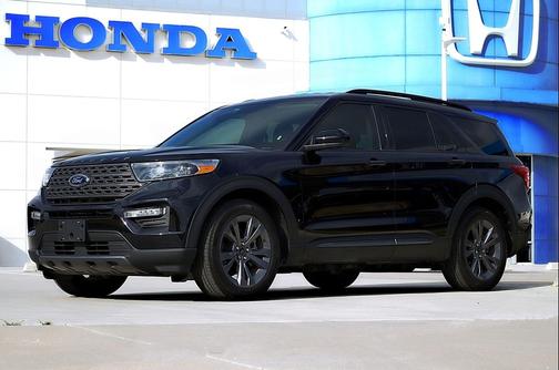 Agate Black Metallic 2023 Ford Explorer XLT