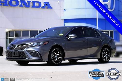 2022 Toyota Camry SE
