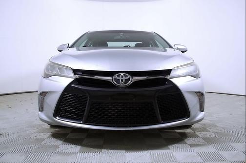 Celestial Silver Metallic 2017 Toyota Camry XSE
