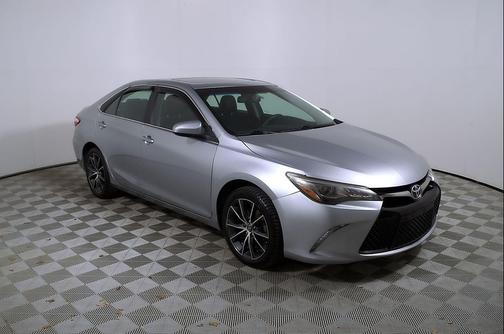 Celestial Silver Metallic 2017 Toyota Camry XSE