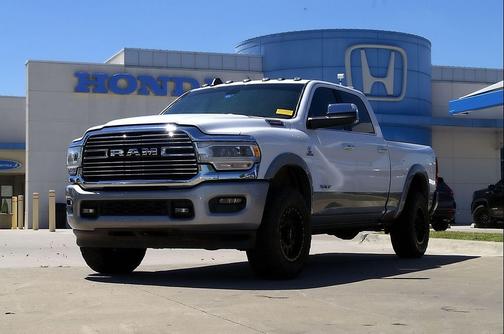 2022 RAM 2500 Laramie Crew Cab 4x4 6'4' Box