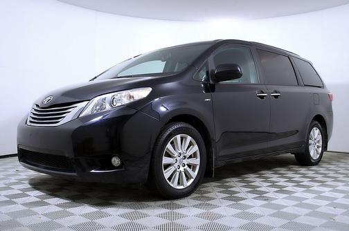 2017 Toyota Sienna XLE