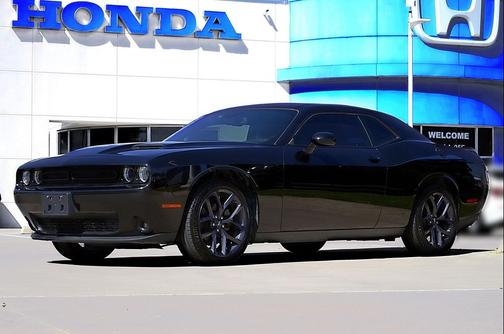 Pitch Black Clearcoat 2023 Dodge Challenger SXT