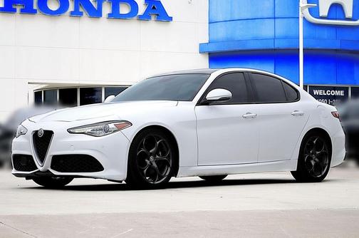 Alfa White 2017 Alfa Romeo Giulia Ti