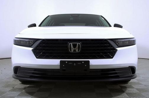 Platinum 2026 Honda Accord SE