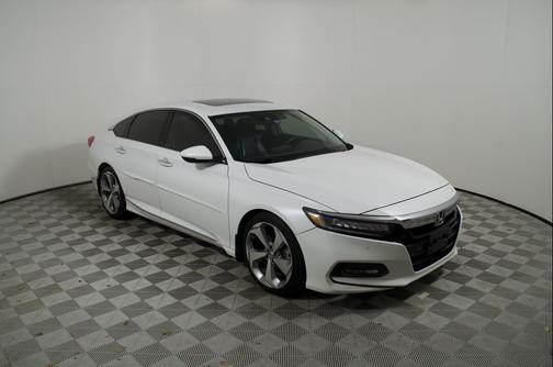 Platinum White Pearl 2018 Honda Accord Touring 2.0T