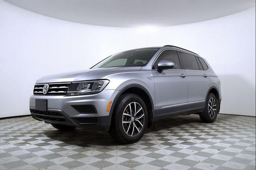 Pyrite Silver Metallic 2021 Volkswagen Tiguan 2.0T SE