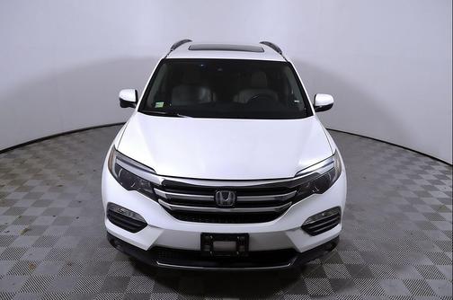 White Diamond Pearl 2016 Honda Pilot Touring