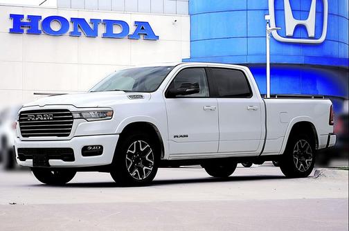 Bright White Clearcoat 2025 RAM 1500 Laramie