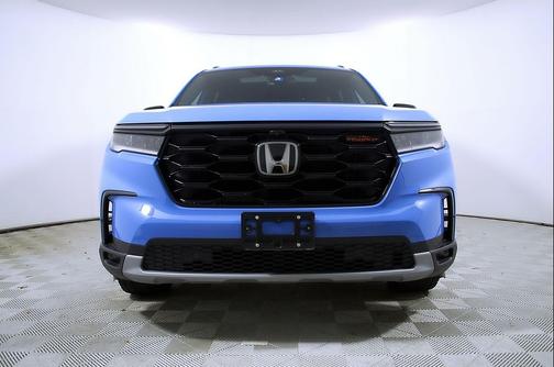 Diffused Sky Pearl 2023 Honda Pilot AWD TrailSport