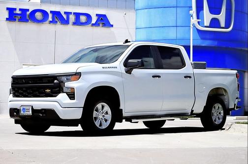 Summit White 2024 Chevrolet Silverado 1500 Custom
