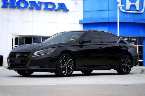 2023 Nissan Altima SR FWD