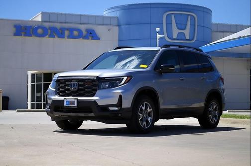 Lunar Silver Metallic 2023 Honda Passport AWD TrailSport