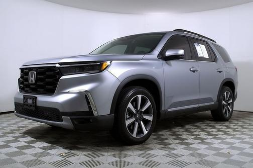 2025 Honda Pilot Touring 8-Passenger