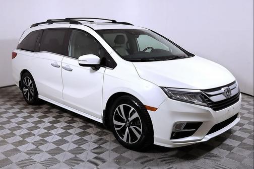 White Diamond Pearl 2019 Honda Odyssey Elite