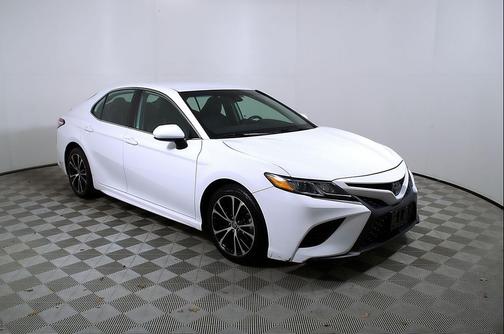 Wind Chill Pearl 2020 Toyota Camry SE