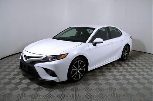 Wind Chill Pearl 2020 Toyota Camry SE