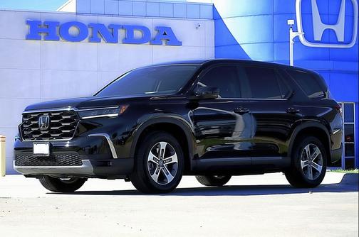 Crystal Black Pearl 2023 Honda Pilot 2WD EX-L 8 Passenger