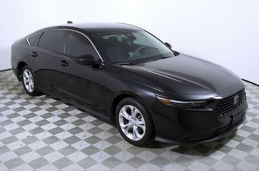 Crystal Black Pearl 2023 Honda Accord LX 1.5T