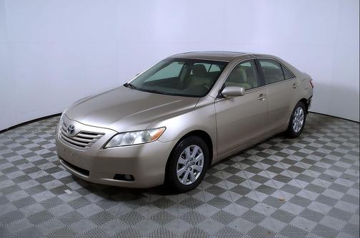 Gold 2007 Toyota Camry XLE