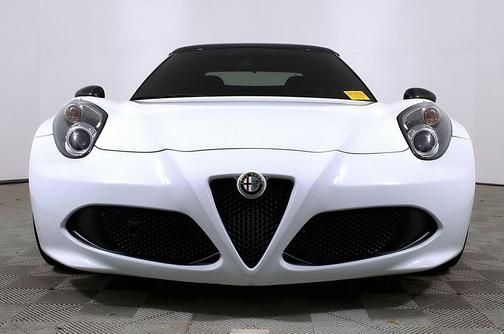 2015 Alfa Romeo 4C Spider Base