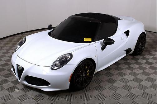 2015 Alfa Romeo 4C Spider Base