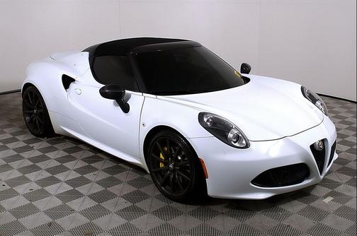 2015 Alfa Romeo 4C Spider Base