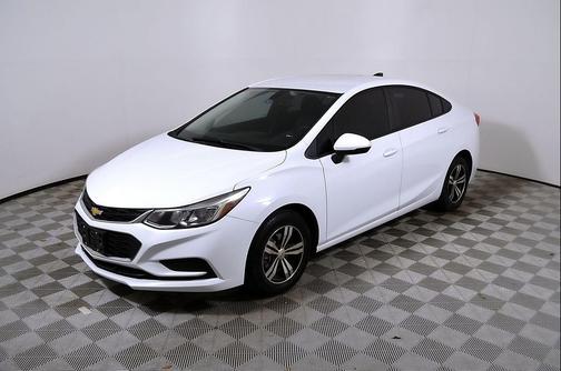 Summit White 2018 Chevrolet Cruze LS