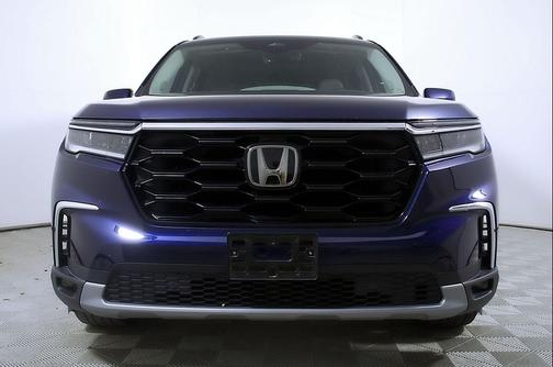 2023 Honda Pilot Touring 8-Passenger