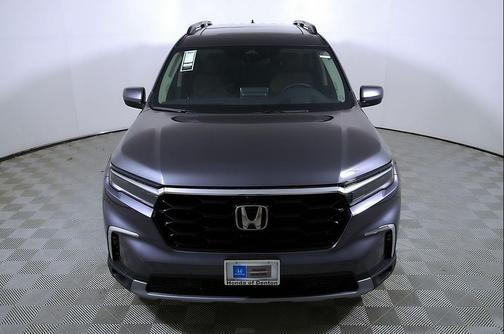 Gray 2024 Honda Pilot Elite
