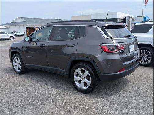 Granite Crystal Metallic Clearcoat 2021 Jeep Compass Latitude