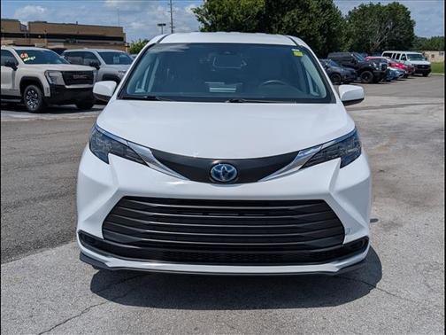 Ice Cap 2024 Toyota Sienna LE