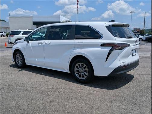 Ice Cap 2024 Toyota Sienna LE