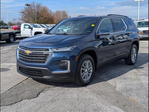 2023 Chevrolet Traverse LT Cloth