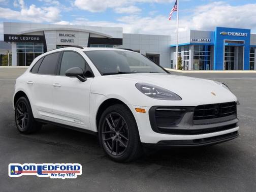 2023 Porsche Macan Base