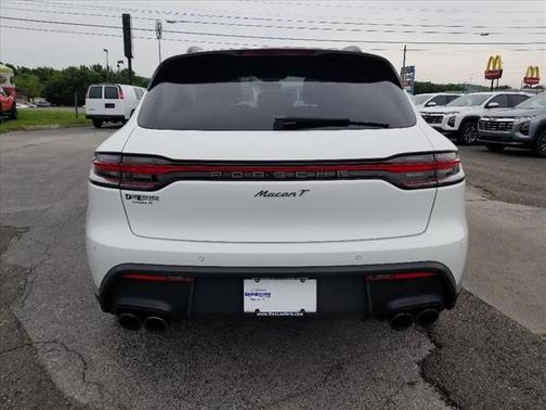 2023 Porsche Macan Base
