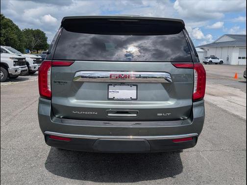 Frosted Pine Metallic 2024 GMC Yukon SLT