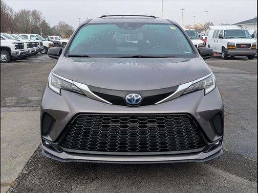 2021 Toyota Sienna XSE 7 Passenger
