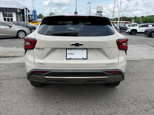 White Sands 2026 Chevrolet Trax FWD ACTIV