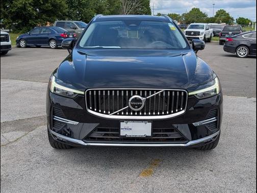 Onyx Black Metallic 2023 Volvo XC60 B5 Ultimate Bright Theme