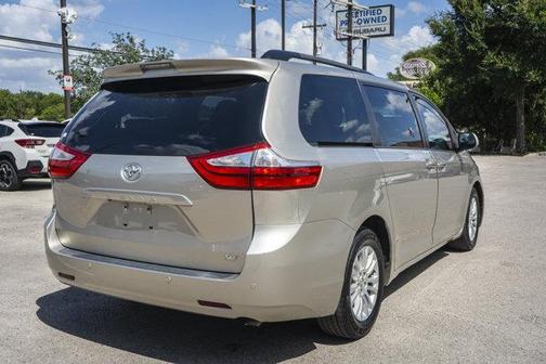 Creme Brulee 2017 Toyota Sienna XLE Premium