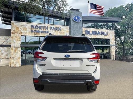 Crystal White Pearl 2019 Subaru Forester Premium