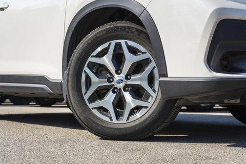 Crystal White Pearl 2019 Subaru Forester Premium