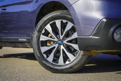 Carbide Gray Metallic 2017 Subaru Outback 3.6R Limited