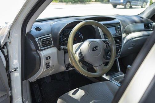 Satin White Pearl 2013 Subaru Forester 2.5X Premium