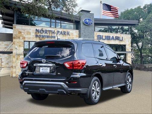2017 Nissan Pathfinder SL