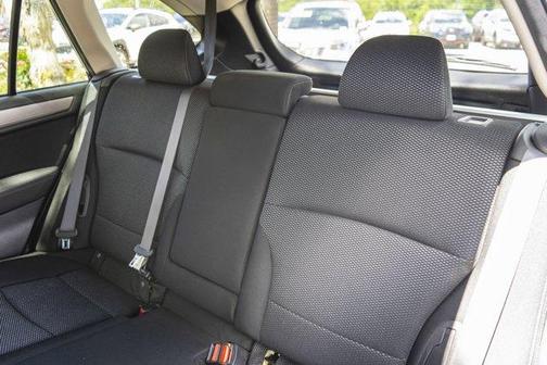Ice Silver Metallic 2019 Subaru Outback 2.5i Premium